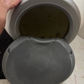 Otomatik Kedi Tuvaletinde Silikon Parça Çıkması, Kum Sızması Ve Dönüş Sorunu