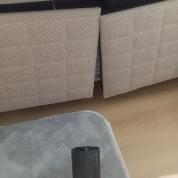 Manisa Çarşı Bazasının Orta Ayakları Kırıldı, Taksitler Devam Ediyor Ve Yardım Yok