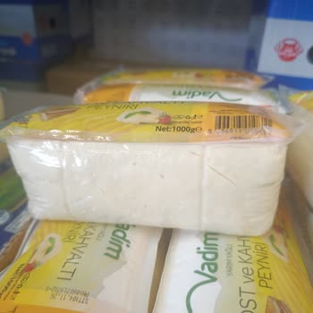 Uşak BİM Şubesinde Şişmiş Sucuk Ve Kaşar Ürünleri Gıda Güvenliği Sorunu