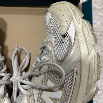 New Balance 530 Ayakkabısında Üretim Kaynaklı Yırtılma Ve Değişim Talebi