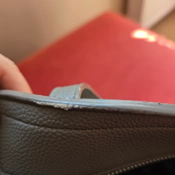 Boyner'den Alınan Armani Exchange Çantası Kısa Sürede Soyulup Deforme Oldu, İade Talebi Reddedildi