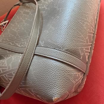 Boyner'den Alınan Armani Exchange Çantası Kısa Sürede Soyulup Deforme Oldu, İade Talebi Reddedildi