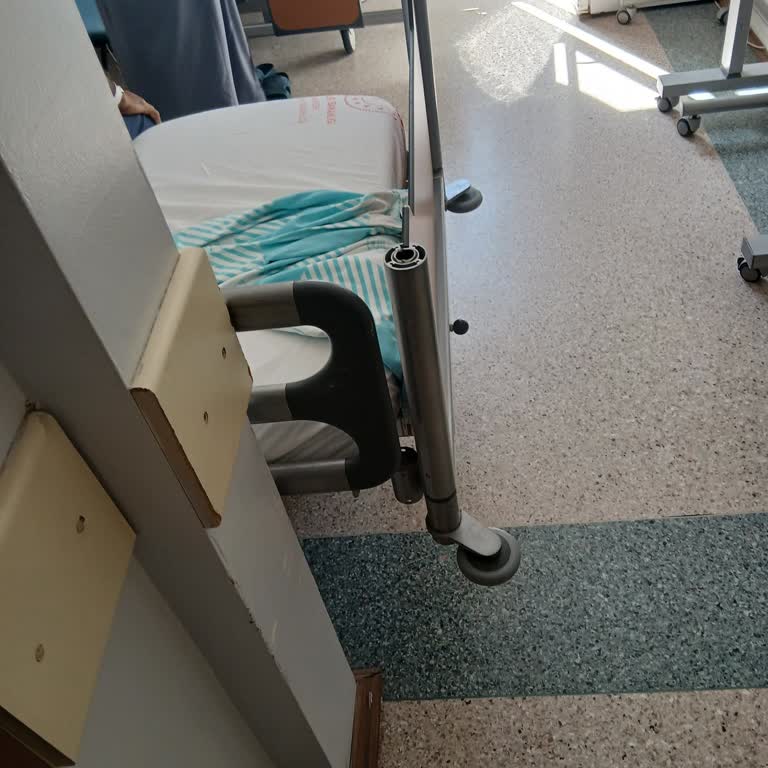 Balıkesir Hastanesinde Küçük Oda, Havalandırma Yok Ve Kırıcı Personel
