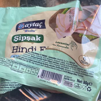 Aytaç Şipşak Hindi Füme Ürünün Parçalanmış Dilimleri Ve Bozuk Lezzeti