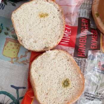 Küflü Hamburger Ekmeği Şikayeti