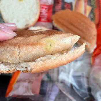 Küflü Hamburger Ekmeği Şikayeti