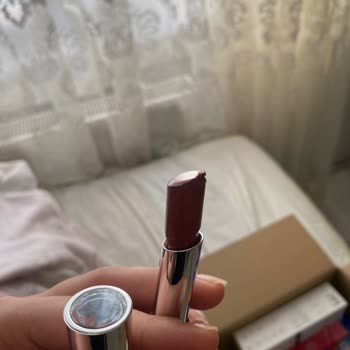 Kırık Ve Erimiş Rujun Ücretsiz Değişimini Talep Ediyorum