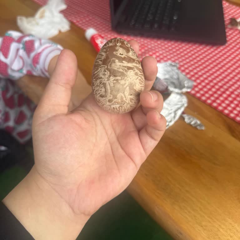 Ozmo Neşeli Sürpriz Yumurta Çikolatası Renk Ve Tat Sorunu