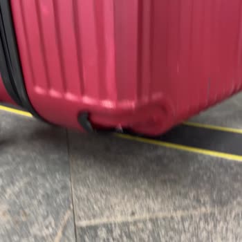 Ajet Uçuşunda Bagaj Hasarı Ve Şirketin Yardım Eksikliği
