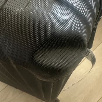 Ajet Uçuşunda Bagaj Hasarı Ve Şirketin Yardım Eksikliği
