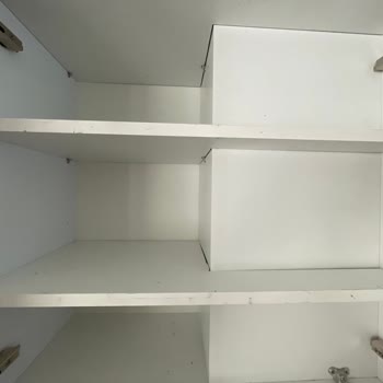 Kelebek Mutfak İzmir Karşıyaka'da Hatalı Ölçü Kırık Dolaplar Ve Uzayan Montaj