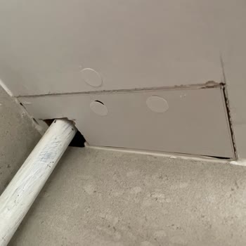 Kelebek Mutfak İzmir Karşıyaka'da Hatalı Ölçü Kırık Dolaplar Ve Uzayan Montaj
