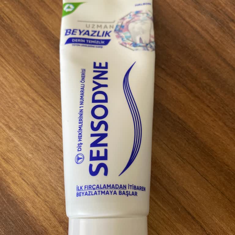 Sensodyne Uzman Beyazlık Diş Macunu Kullanımı Sonrası İmplant Bölgesinde Enfeksiyon Ve İltihap