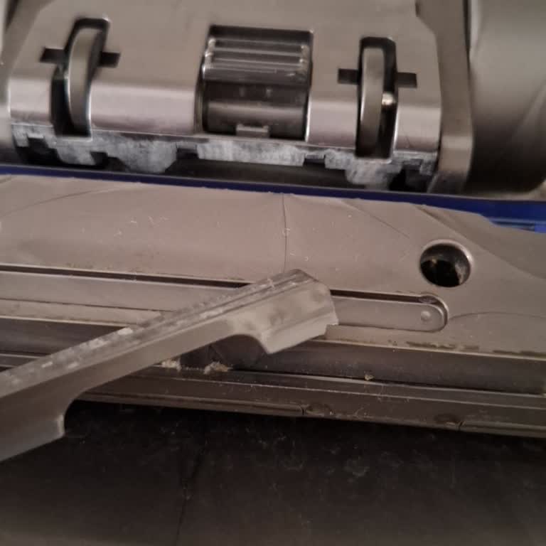 Dyson Cinetic Big Ball Pnömatik Başlık Parçasının Kısa Sürede Kırılması Ve Garanti İhlali