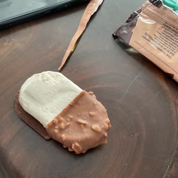 Magnum Mini Sandwich Dondurmasında Bisküvi Eksikliği