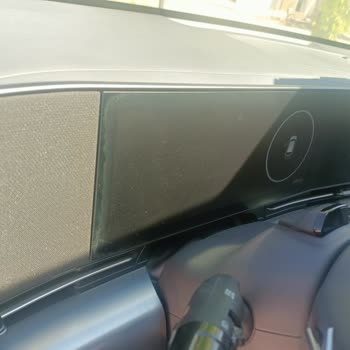 Hyundai Kona Gösterge Ekranındaki Deformasyon Ve Çizik İçin Garanti Değişimi Talebi
