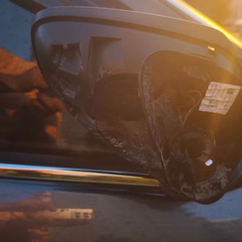 Opet Otomatik Yıkama Makinesi Yan Aynaları Kırdı, Masrafların Karşılanması Talebi