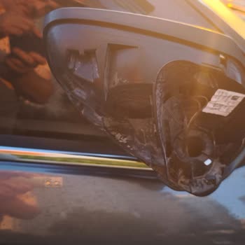 Opet Otomatik Yıkama Makinesi Yan Aynaları Kırdı, Masrafların Karşılanması Talebi