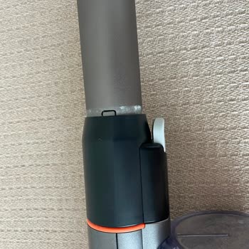 Bataryası Yerinden Çıkan Ve Borusu Kırılan Philips Süpürge İçin Garanti Talebi
