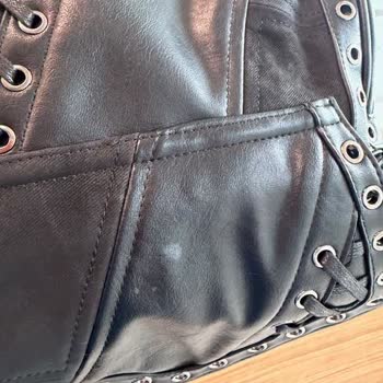Bolsa Negra Desigual Se Abre Tras Primer Uso, Solicito Reembolso
