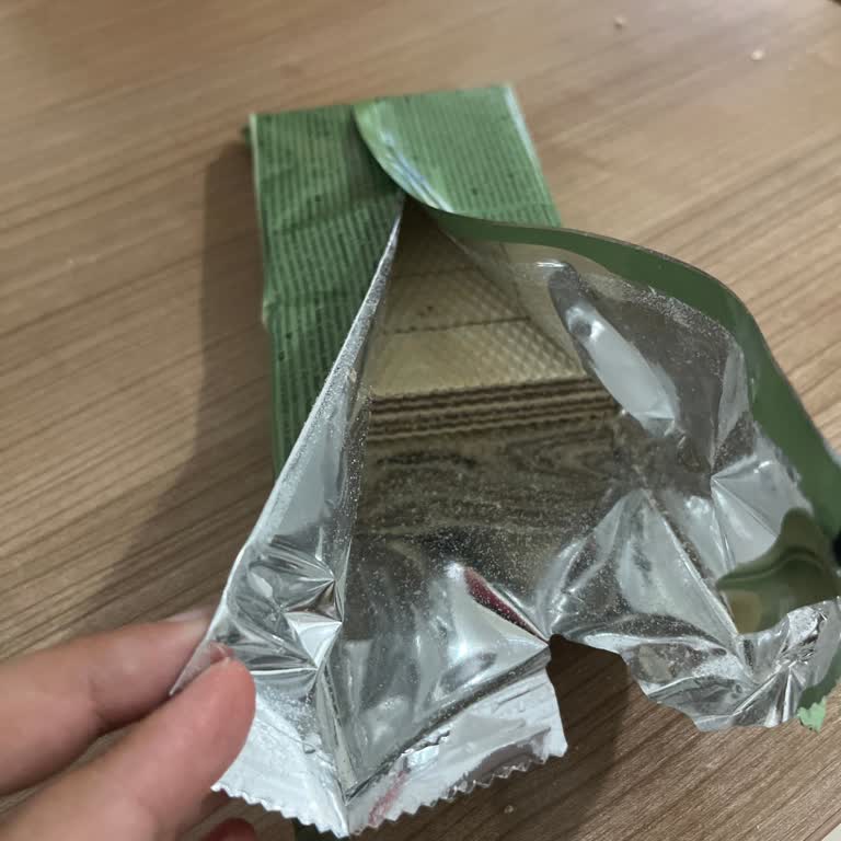 Eti Gıda Eti Hoşbeş Fındıklı Gofret Sert, Kalın Ve Bayat Çıktı