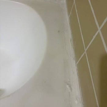 Manzarasız Oda Ve Çözülmeyen Elektrik Sorunu Tatilinizi Mahvetti