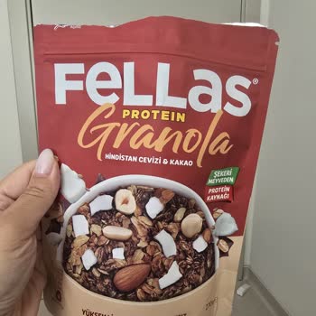 Fellas Protein Granola’da Yapışkan Etiket Parçası Bulunması Gıda Güvenliği İhlali