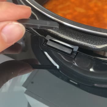 İlk Kullanımda Elektrikli Pişiricide Parça Kırılması Ve Değişim Talebi