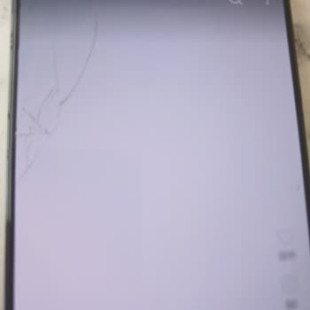 Honor Magic 8 Lite Telefonunda Kırık Ekran Ve Yan Tuş Arızası