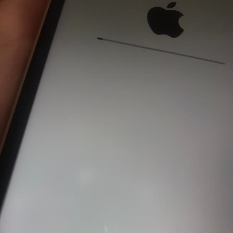 Kusurlu IPhone 11 Iade Edildi, Müşteri Hizmetlerinden Yanıt Gelmiyor