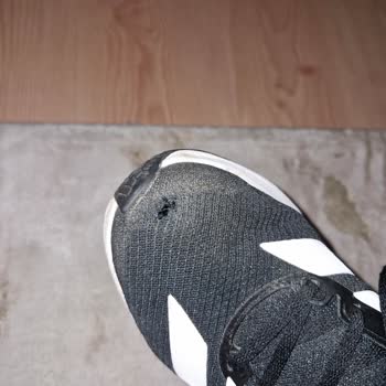 Adidas Duramo RC2 Ayakkabıda Kalitesiz Üretim Ve Kullanıcı Hatası İddiası