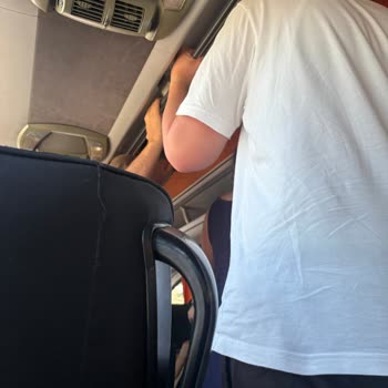 Koltuklu Biletime Rağmen Otobüste Aşırı Dolu Ve Ayakta Yolcu