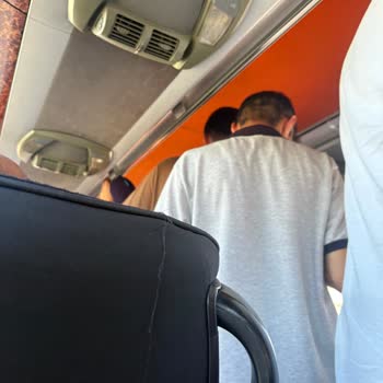 Koltuklu Biletime Rağmen Otobüste Aşırı Dolu Ve Ayakta Yolcu