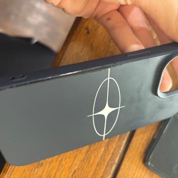 Kısa Sürede Soyulan Iphone 15 Kılıfı İçin Ücret İadesi Talebi