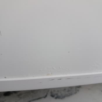 Garanti Süresindeki Buzdolabının Alt Kapağındaki Pas Ve Boya Kabarması Ücretsiz Değiştirilmelidir