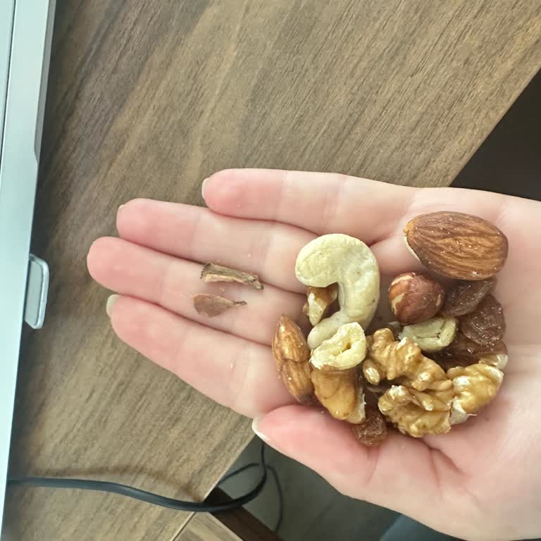 Ayıklanmış Kuruyemişte Kabuk Parçaları: Dişime Takıldı