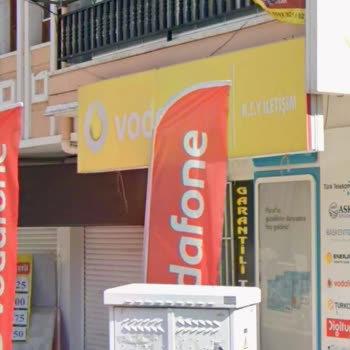Vodafone Şubesinde Çalışanın Saygısız Davranışı