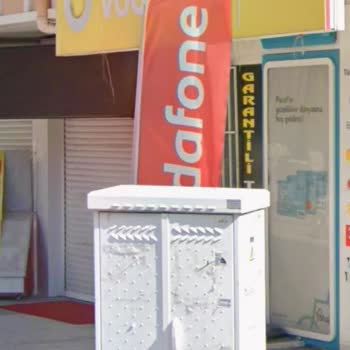 Vodafone Şubesinde Çalışanın Saygısız Davranışı