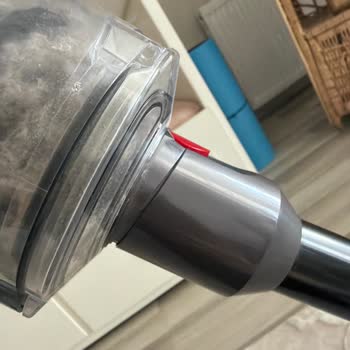 Dyson V12 Boru Esnemesi Garanti Kapsamında Olmalı