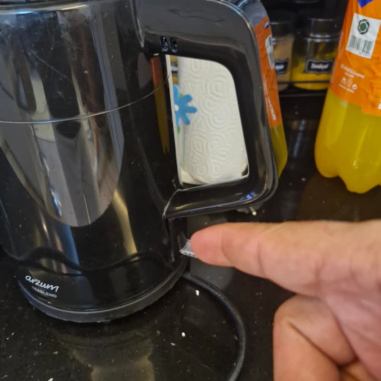 Arzum Çay Makinesi Su Haznesi Çatladı Ve Garanti Kapsamı Dışında Bırakıldı