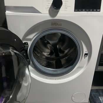 Grundig Çamaşır Makinesinde Su Sızdırma Sorunu Garantili Servis İsteği