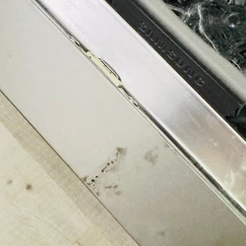 Samsung Bulaşık Makinesinde 2 Yıllık Kullanım Sonrası Kapağın Paslanması ve Ücretsiz Değişim İsteği