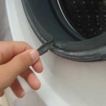 Bosch Çamaşır Makinesinin Kapak Lastiği Yırtıldı, Garanti Dışı Ücret Talebi