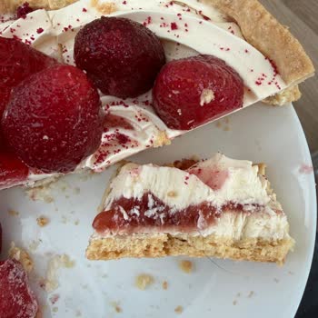 Coquette Pasta Çilekli Tartta Kıl Bulundu, Hijyen İhlali Ve İade Talebi