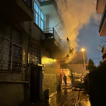 Mersin Akdeniz'de Yangın Sonrası Türk Telekom Altyapısı Onarılmadığı İçin İnternet Yok