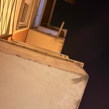 Burgaz Mahallesi’nde Kirli Su, Çöp Ve Çöp Kutusu Eksikliği İçin Acil Müdahale Talebi