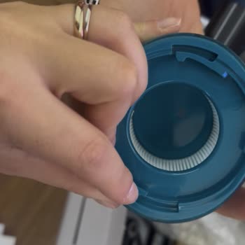 Dyson V10'da Kırık HEPA Filtre İçin Ücretsiz Değişim Ve İade Talebi