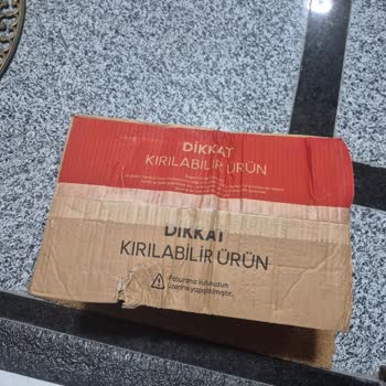 Karaca'dan Kırılabilir Etiketli Ürünlerin Kutuları Ezilmiş Ve Teslim Edildi