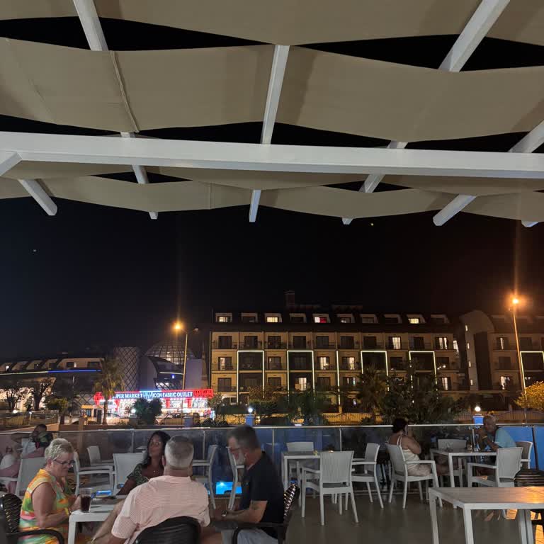 Bar Personelinin Misafirlere Yönelik Hakaret Ve Saygısız Tutumu