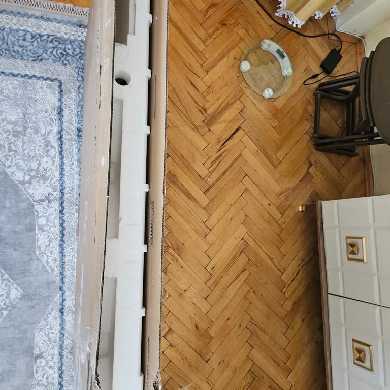 TCL TV Kutu Açılmış Ve Parçalar Eksik